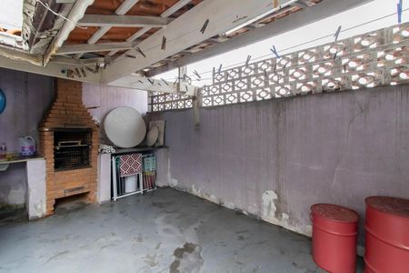 Quintal de casa à venda com 3 quartos, 130m² em Jardim Flor da Montanha, Guarulhos