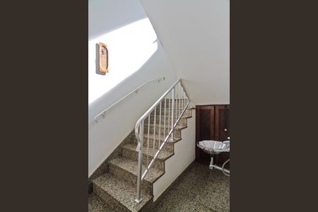 Escada de casa à venda com 3 quartos, 130m² em Jardim São Paulo, São Paulo