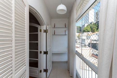 Casa à venda com 192m², 3 quartos e 2 vagas Casa à venda com 192m², 3 quartos e 2 vagasQuarto 1 Suíte