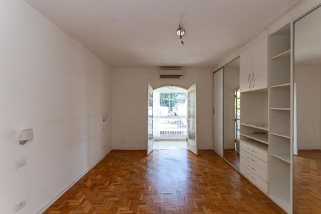 Casa à venda com 192m², 3 quartos e 2 vagas Casa à venda com 192m², 3 quartos e 2 vagasQuarto 1 Suíte