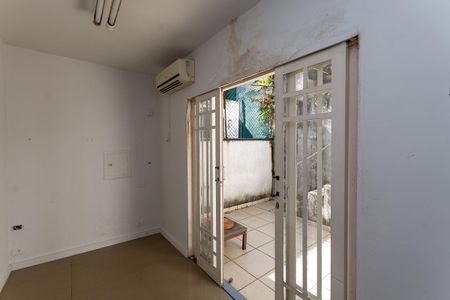 Casa à venda com 192m², 3 quartos e 2 vagas Casa à venda com 192m², 3 quartos e 2 vagasÁrea de Churrasqueira
