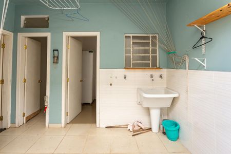 Casa à venda com 192m², 3 quartos e 2 vagas Casa à venda com 192m², 3 quartos e 2 vagasÁrea de Serviço