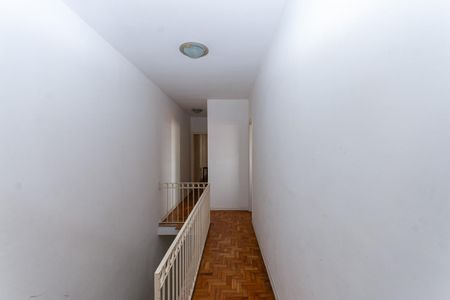 Casa à venda com 192m², 3 quartos e 2 vagas Casa à venda com 192m², 3 quartos e 2 vagasCorredor de Circulação dos Quartos