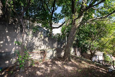 Casa à venda com 192m², 3 quartos e 2 vagas Casa à venda com 192m², 3 quartos e 2 vagasQuintal