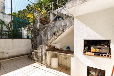 Casa à venda com 192m², 3 quartos e 2 vagas Casa à venda com 192m², 3 quartos e 2 vagasÁrea de Churrasqueira