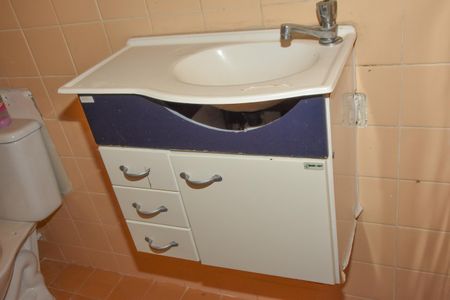 Apartamento à venda com 57m², 2 quartos e 1 vaga Apartamento à venda com 57m², 2 quartos e 1 vagaBanheiro Social