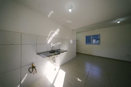Sala/Cozinha e Área de Serviço de apartamento para alugar com 1 quarto, 30m² em Tremembé, São Paulo