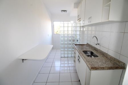 Cozinha de apartamento para alugar com 2 quartos, 53m² em Jardim Santa Ines Iii, São José dos Campos