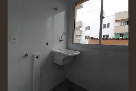 Área de serviço de apartamento para alugar com 2 quartos, 55m² em Santa Mônica, Uberlândia