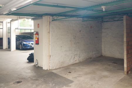 Garagem de apartamento à venda com 3 quartos, 105m² em Santo Antônio, Porto Alegre
