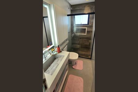 Banheiro social de apartamento para alugar com 3 quartos, 182m² em Costazul, Rio das Ostras