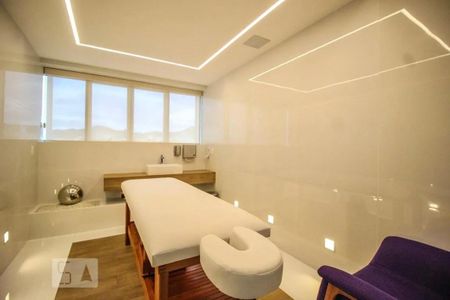 Studio à venda com 44m², 1 quarto e 1 vaga Studio à venda com 44m², 1 quarto e 1 vagaEspaço Massagem