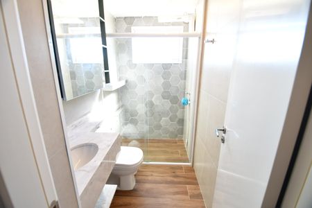 Banheiro de apartamento à venda com 1 quarto, 51m² em Jardim Primavera, Campinas