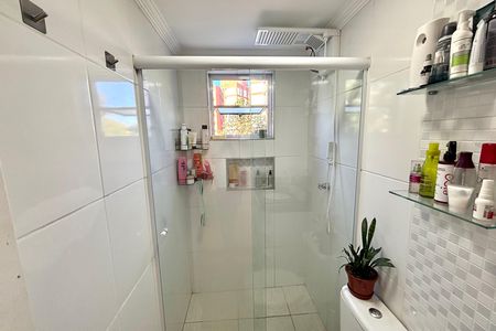 Apartamento à venda com 77m², 2 quartos e 1 vaga Apartamento à venda com 77m², 2 quartos e 1 vagaBanheiro