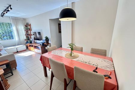 Apartamento à venda com 77m², 2 quartos e 1 vaga Apartamento à venda com 77m², 2 quartos e 1 vagaSala de Jantar