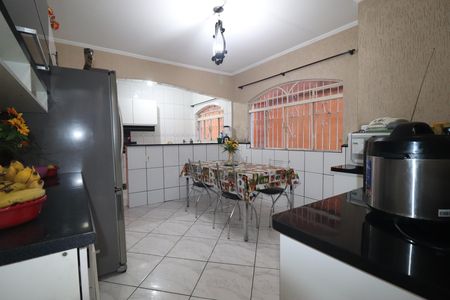 Casa para alugar com 300m², 3 quartos e 2 vagasCozinha