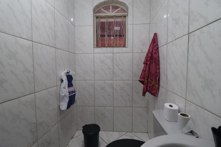 Casa para alugar com 300m², 3 quartos e 2 vagasBanheiro de serviço 