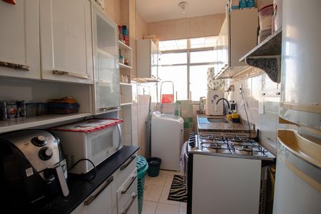 Cozinha de apartamento à venda com 1 quarto, 32m² em Irajá, Rio de Janeiro