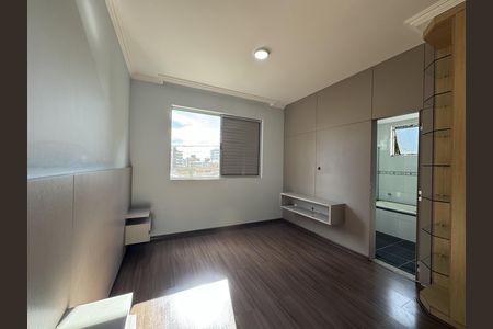 Apartamento à venda com 131m², 3 quartos e 2 vagas Apartamento à venda com 131m², 3 quartos e 2 vagasQuarto