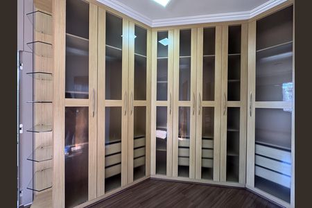 Apartamento à venda com 131m², 3 quartos e 2 vagas Apartamento à venda com 131m², 3 quartos e 2 vagasQuarto