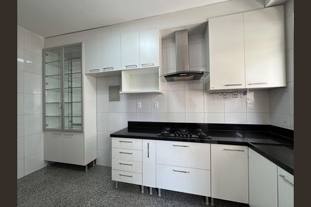 Apartamento à venda com 131m², 3 quartos e 2 vagas Apartamento à venda com 131m², 3 quartos e 2 vagasCozinha