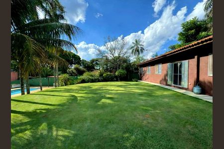 Casa à venda com 1000m², 3 quartos e 5 vagasÁrea Externa