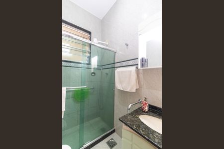 Casa à venda com 270m², 5 quartos e 4 vagas Casa à venda com 270m², 5 quartos e 4 vagasBanheiro 1