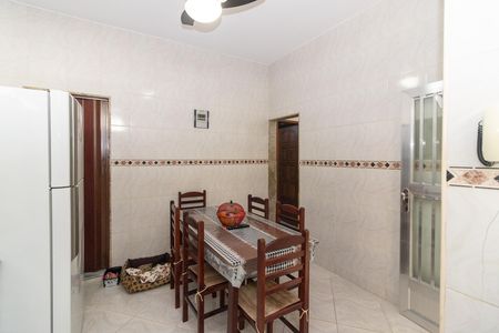 Casa à venda com 270m², 5 quartos e 4 vagas Casa à venda com 270m², 5 quartos e 4 vagasCozinha 1