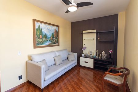 Casa à venda com 270m², 5 quartos e 4 vagas Casa à venda com 270m², 5 quartos e 4 vagasSala 2