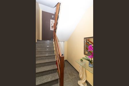 Hall de casa à venda com 5 quartos, 270m² em Realengo, Rio de Janeiro