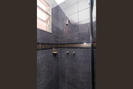 Casa à venda com 270m², 5 quartos e 4 vagas Casa à venda com 270m², 5 quartos e 4 vagasBanheiro 2