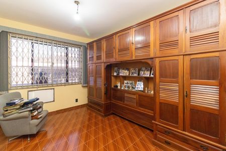 Casa à venda com 270m², 5 quartos e 4 vagas Casa à venda com 270m², 5 quartos e 4 vagasQuarto 3 - Suíte