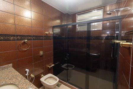 Casa à venda com 270m², 5 quartos e 4 vagas Casa à venda com 270m², 5 quartos e 4 vagasBanheiro da Suíte