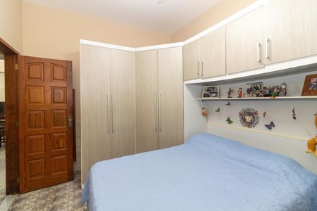 Casa à venda com 270m², 5 quartos e 4 vagas Casa à venda com 270m², 5 quartos e 4 vagasQuarto 2