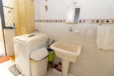 Casa à venda com 270m², 5 quartos e 4 vagas Casa à venda com 270m², 5 quartos e 4 vagasÁrea de Serviço