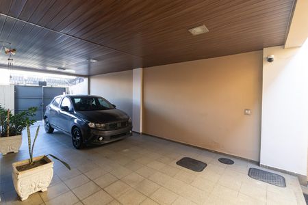 Casa à venda com 270m², 5 quartos e 4 vagas Casa à venda com 270m², 5 quartos e 4 vagasGaragem