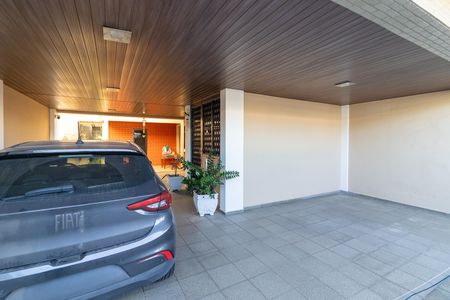Casa à venda com 270m², 5 quartos e 4 vagas Casa à venda com 270m², 5 quartos e 4 vagasGaragem
