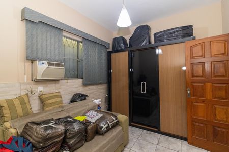 Casa à venda com 270m², 5 quartos e 4 vagas Casa à venda com 270m², 5 quartos e 4 vagasQuarto 1