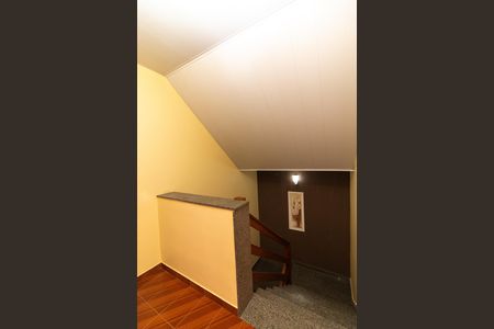 Casa à venda com 270m², 5 quartos e 4 vagas Casa à venda com 270m², 5 quartos e 4 vagasHall