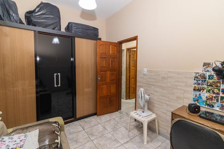 Casa à venda com 270m², 5 quartos e 4 vagas Casa à venda com 270m², 5 quartos e 4 vagasQuarto 1