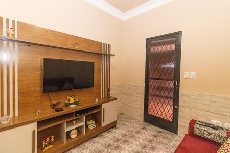 Casa à venda com 270m², 5 quartos e 4 vagas Casa à venda com 270m², 5 quartos e 4 vagasSala