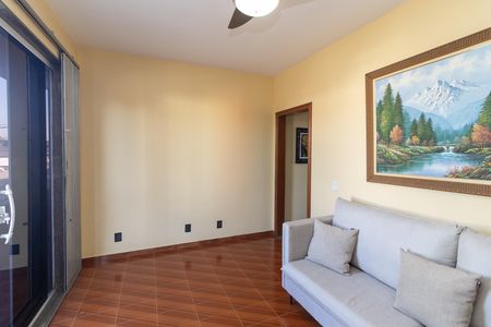 Casa à venda com 270m², 5 quartos e 4 vagas Casa à venda com 270m², 5 quartos e 4 vagasSala 2