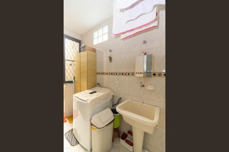 Casa à venda com 270m², 5 quartos e 4 vagas Casa à venda com 270m², 5 quartos e 4 vagasÁrea de Serviço