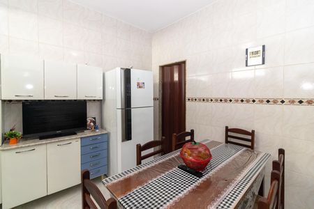 Casa à venda com 270m², 5 quartos e 4 vagas Casa à venda com 270m², 5 quartos e 4 vagasCozinha 1