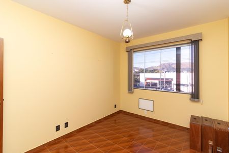 Casa à venda com 270m², 5 quartos e 4 vagas Casa à venda com 270m², 5 quartos e 4 vagasQuarto 5