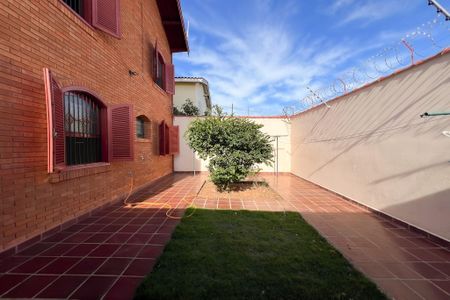 Quintal de casa à venda com 4 quartos, 221m² em Vila Martina, Valinhos