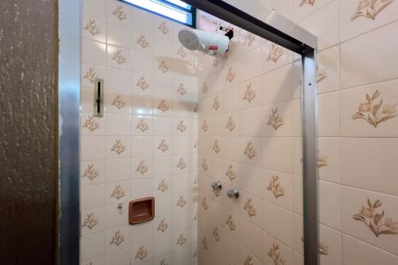 Casa à venda com 221m², 4 quartos e 3 vagas Casa à venda com 221m², 4 quartos e 3 vagasBanheiro
