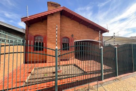 Casa à venda com 4 quartos, 221m² em Vila Martina, Valinhos