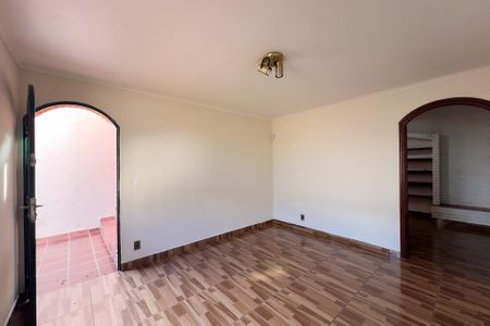 Casa à venda com 221m², 4 quartos e 3 vagas Casa à venda com 221m², 4 quartos e 3 vagasSala de apoio