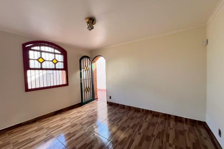 Casa à venda com 221m², 4 quartos e 3 vagas Casa à venda com 221m², 4 quartos e 3 vagasSala de apoio